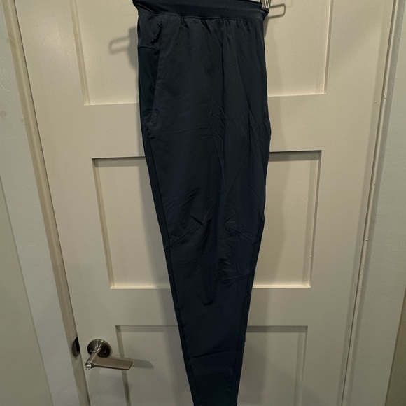 Lulu men’s steel blue surge joggers (shorter) - Picture 7 of 8